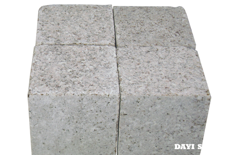 Cubes Yellow Granite G682 Top flamed others sides sawn 10x10x10cm - Dayi Stone